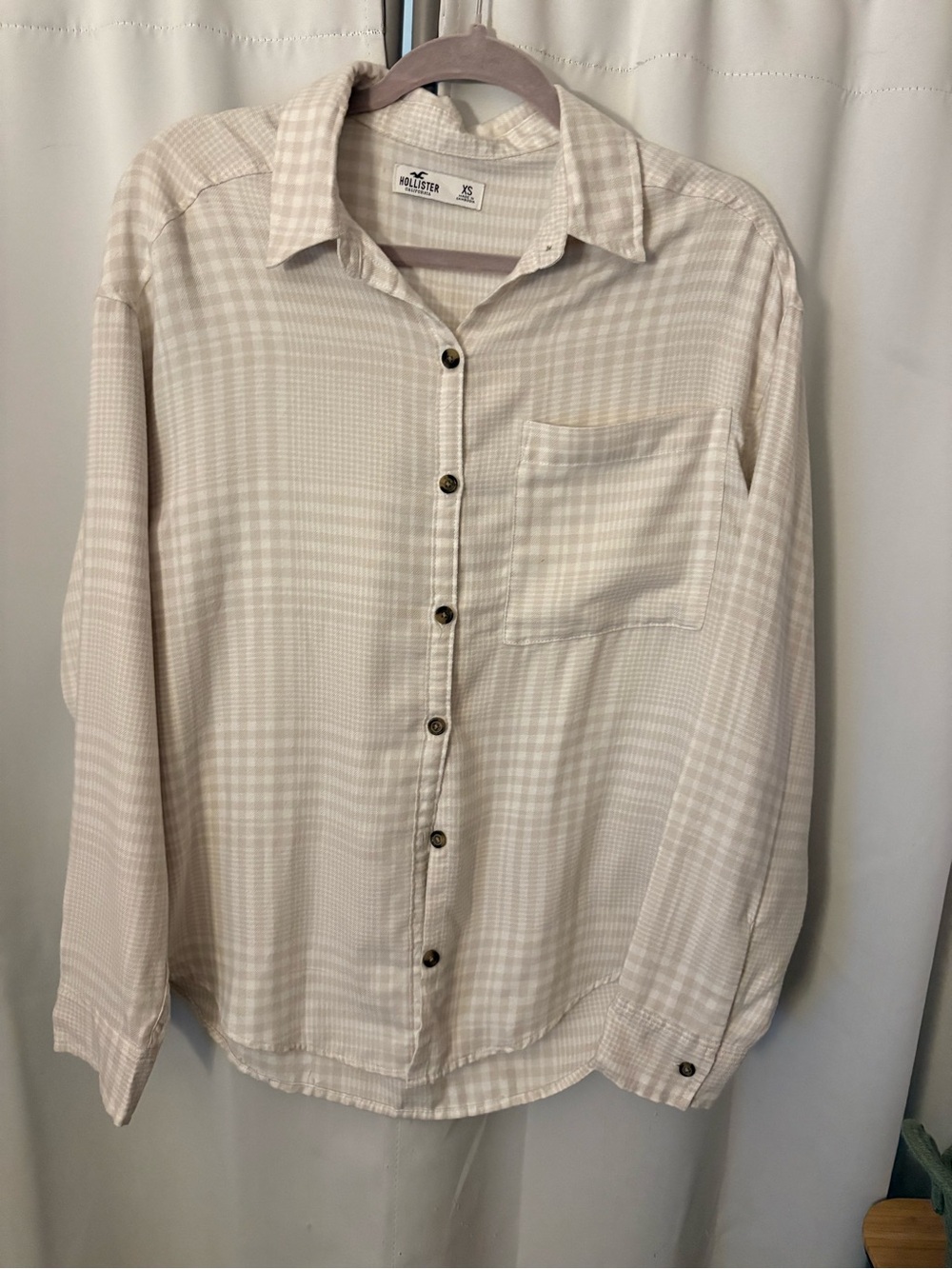 Hollister Women’s Beige Plaid Button-Up Shirt